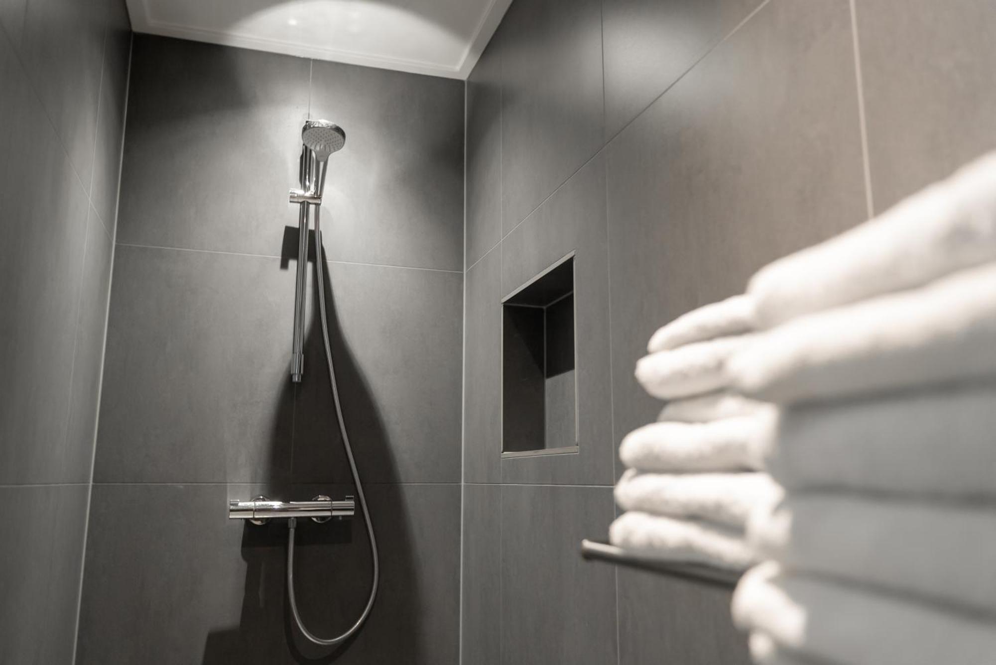 De Vrije Wil Apartment Buren  Bagian luar foto